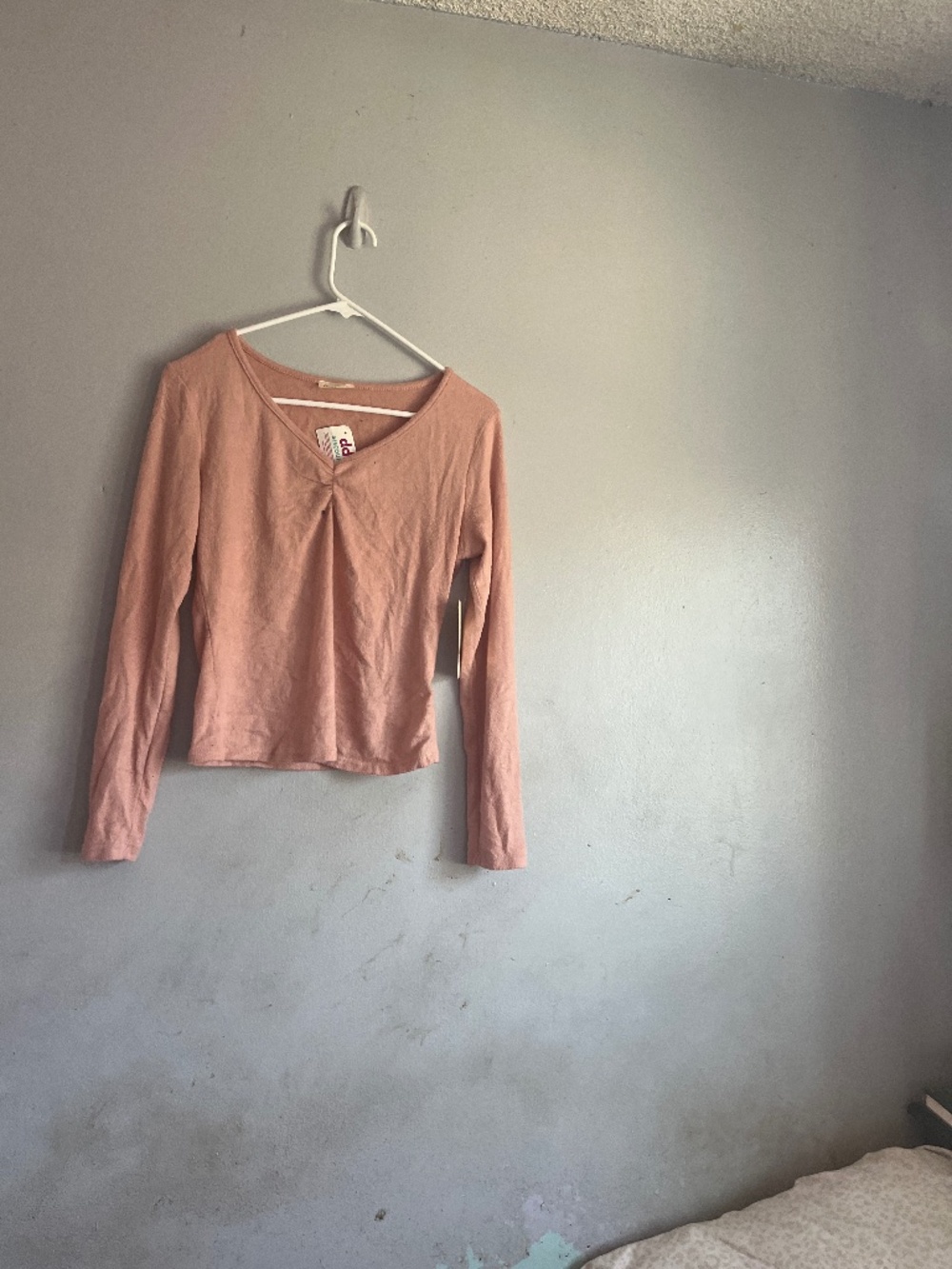 Creamy pink cropped top long sleeve top